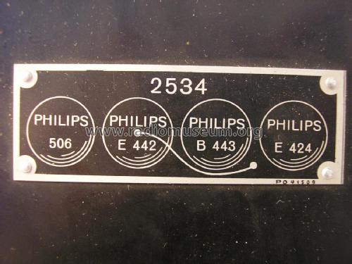 2534; Philips; Eindhoven (ID = 2139453) Radio