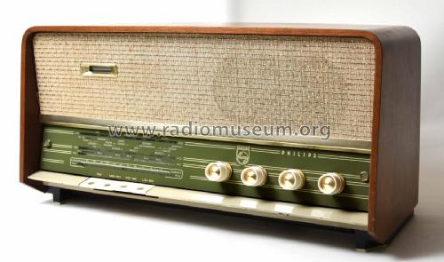 B3X02A /00 /01; Philips Belgium (ID = 2515425) Radio