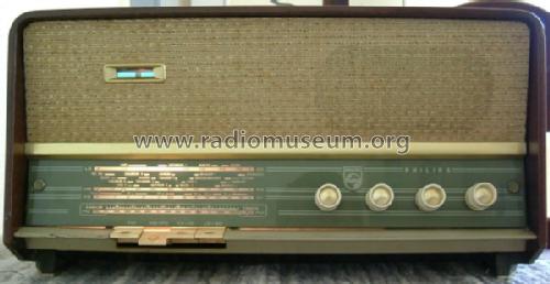 B3X02A /00 /01; Philips Belgium (ID = 97784) Radio