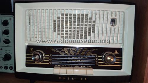 B4X76A; Philips; Eindhoven (ID = 2880043) Radio