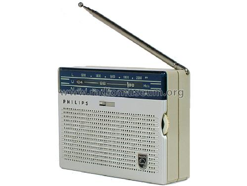 Nanette L1W22T /02G /02L /02X /62G /62L /62X /71G /71L /71X /82; Philips; Eindhoven (ID = 252133) Radio