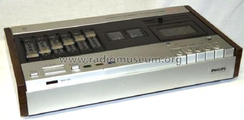 [Изображение: stereo_cassetten_recorder_n2407_703451.jpg]
