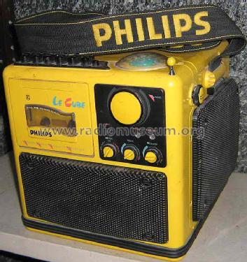 Le Cube D-8080/02 Radio Philips, Singapore