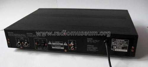 FM / AM Digital Synthesizer Tuner F-676; Pioneer Corporation; (ID = 2729501) Radio
