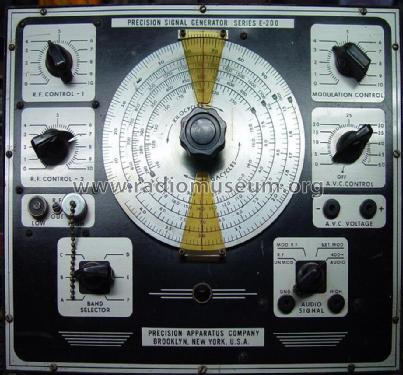 Signal Generator E200; Precision Apparatus (ID = 2275997) Equipment