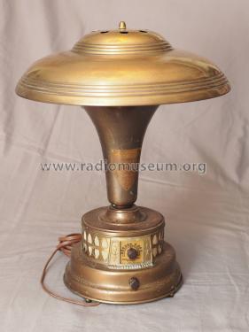 500 ; Radio Lamp Company; (ID = 1896530) Radio