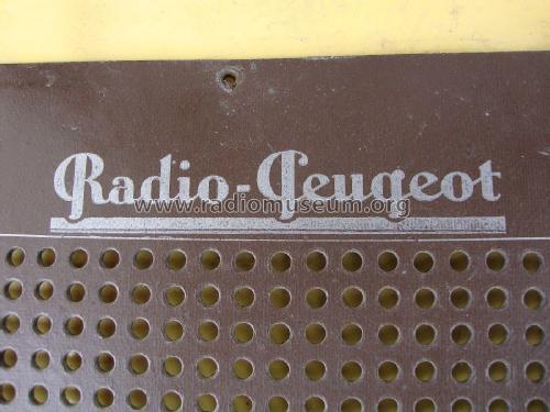 P 647; Radio-Peugeot; Saint (ID = 2243385) Radio