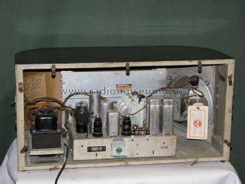 8Q4 Ch= RC-337A; RCA RCA Victor Co. (ID = 1354126) Radio