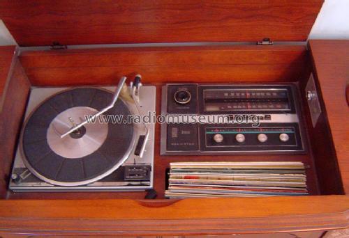 New Vista victrola solid state VHT67F Ch= RC-1218N and RS209C; RCA RCA Victor Co. (ID = 1277717) Radio