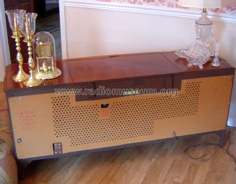 New Vista victrola solid state VHT67F Ch= RC-1218N and RS209C; RCA RCA Victor Co. (ID = 1277721) Radio