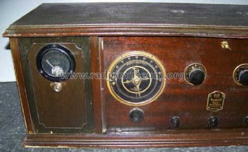 Radiola Superheterodyne AR-812 'Semi-Portable'; RCA RCA Victor Co. (ID = 1185117) Radio