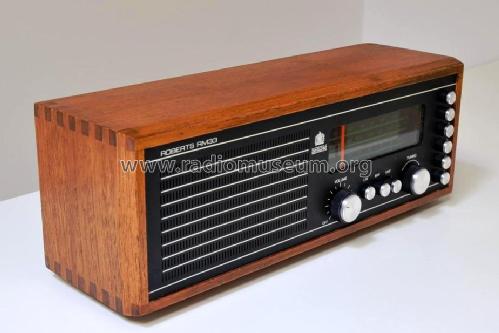 RM33; Roberts Radio Co.Ltd (ID = 1398816) Radio