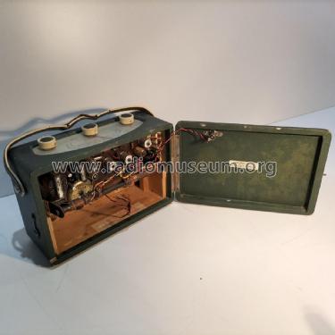 RT1; Roberts Radio Co.Ltd (ID = 2729456) Radio