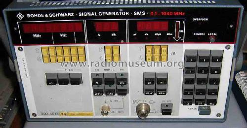 Signal Generator SMS 302.4012.26; Rohde & Schwarz, PTE (ID = 505196) Equipment