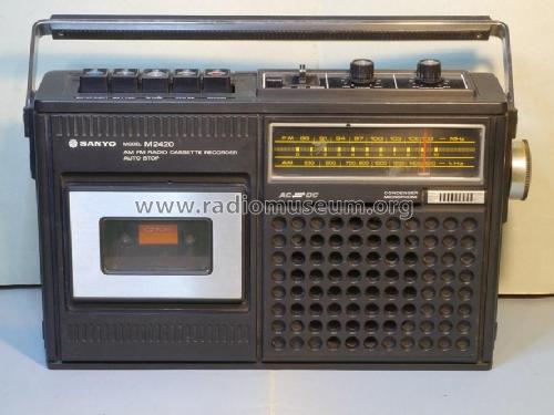 AM FM Portable Radio Cassette Recorder M-2420FZ; Sanyo Electric Co. (ID = 2975492) Radio