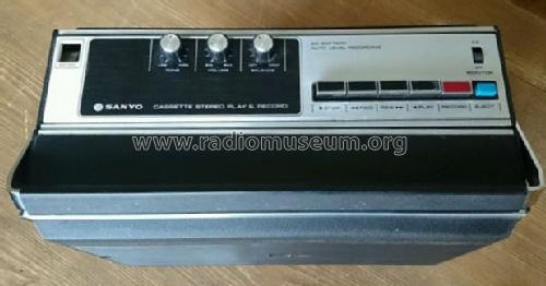 Cassette Stereo Play & Record M-4000 ; Sanyo Electric Co. (ID = 1613693) R-Player