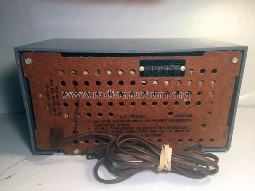 Silvertone 7000 Ch= 132.42000 Order=57D 7000; Sears, Roebuck & Co. (ID = 2223691) Radio