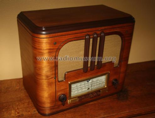 Silvertone Order= 57F 1581 Ch= 101.572-2A; Sears, Roebuck & Co. (ID = 1788108) Radio