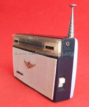 BX-327; Sharp; Osaka (ID = 1883989) Radio