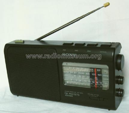 4 Band Receiver ICF-880L; Sony Corporation; (ID = 2107439) Radio