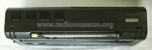 4 Band Receiver ICF-880L; Sony Corporation; (ID = 2107442) Radio