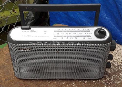 ICF-703L; Sony Corporation; (ID = 2823292) Radio