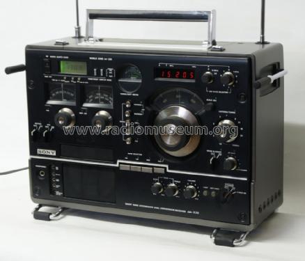 Short Wave Synthesized Dual Conversion Receiver CRF-320; Sony Corporation; (ID = 1481909) Radio