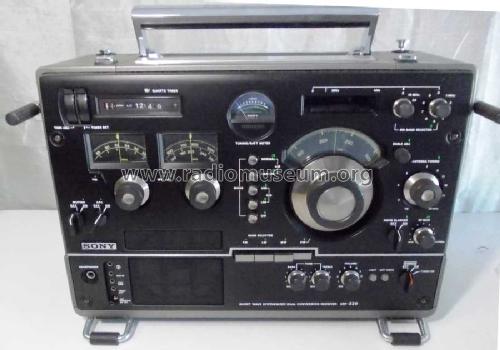 Short Wave Synthesized Dual Conversion Receiver CRF-320; Sony Corporation; (ID = 1625304) Radio