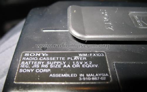 FM/AM Walkman WM-FX103; Sony Corporation; (ID = 833537) Radio