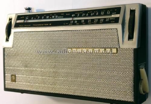 All Wave Transistor 8 SR-H105L; Standard Radio Corp. (ID = 2294788) Radio