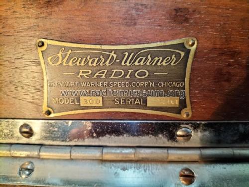 300 ; Stewart Warner Corp. (ID = 2728657) Radio
