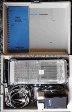 Handheld 5MHz LCD Oscilloscope T202; Tektronix; Portland, (ID = 1808668) Equipment