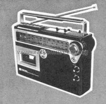 3 Band Radio Cassette Recorder RT-523R; Toshiba Corporation; (ID = 97188) Radio