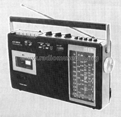 5 Band Radio Cassette Recorder RT-7410; Toshiba Corporation; (ID = 1815022) Radio