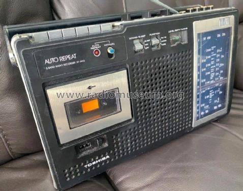 5 Band Radio Cassette Recorder RT-7410; Toshiba Corporation; (ID = 2970628) Radio