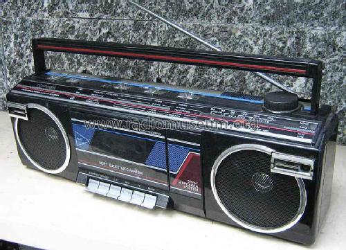 Stereo Radio Cassette Recorder RT-8016; Toshiba Corporation; (ID = 765330) Radio