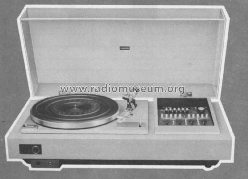 SM-5200; Toshiba Corporation; (ID = 1841088) Radio