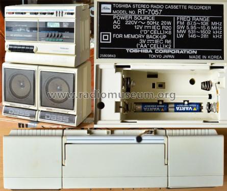 Stereo Radio Cassette Recorder RT-7057; Toshiba Corporation; (ID = 1684518) Radio
