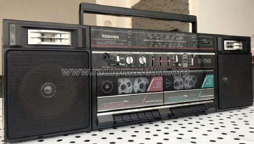 Stereo Radio Cassette Recorder RT-7046; Toshiba Corporation; (ID = 2598307) Radio