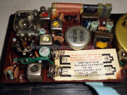 Travel Companion - Portable AM Clock Radio 1001; Universal Appliances (ID = 1287773) Radio