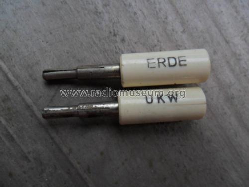 Stecker, Buchsen, Klemmen ; Unknown Europe (ID = 1770408) Radio part