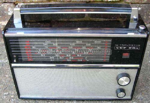 VEF 204; VEF Radio Works (ID = 313703) Radio