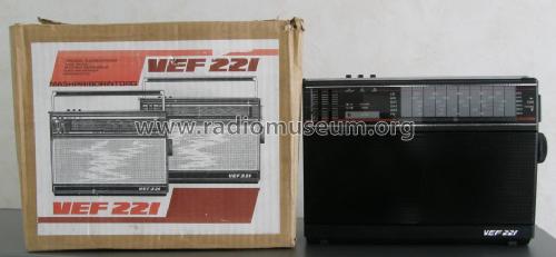 VEF 221; VEF Radio Works (ID = 1671751) Radio