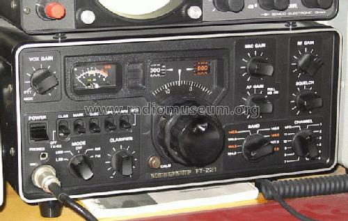 FT-221; Yaesu-Musen Co. Ltd. (ID = 70568) Amat TRX