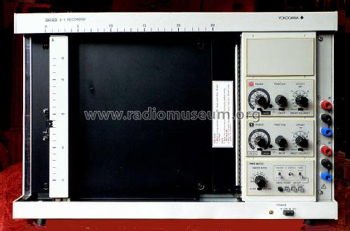 A4 High Speed XY Recorder 3025-23 ; Yokogawa Electric Co (ID = 1115344) Equipment
