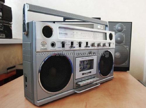 R98 Portable Stereo FM/AM Cassette Radio R98; Zenith Radio Corp.; (ID = 2153875) Radio