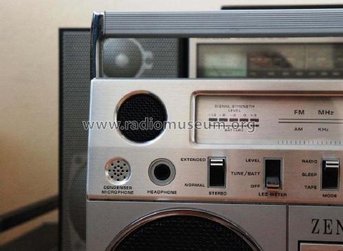 R98 Portable Stereo FM/AM Cassette Radio R98; Zenith Radio Corp.; (ID = 2153876) Radio