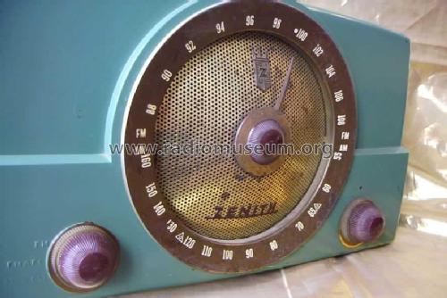 T825 Ch= 8T01; Zenith Radio Corp.; (ID = 121003) Radio