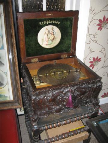 Ireland: Hurdy-Gurdy Museum of Vintage Radio in Dublin