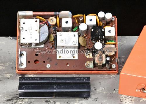 Deluxe-5 All Transistor Long Range 692 ; Admiral brand (ID = 2487227) Radio